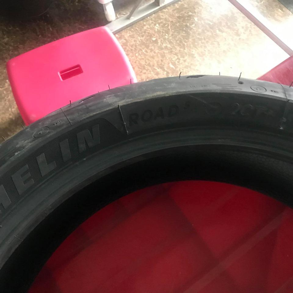 Lốp xe Michelin Pilot Road 5 180/55-17