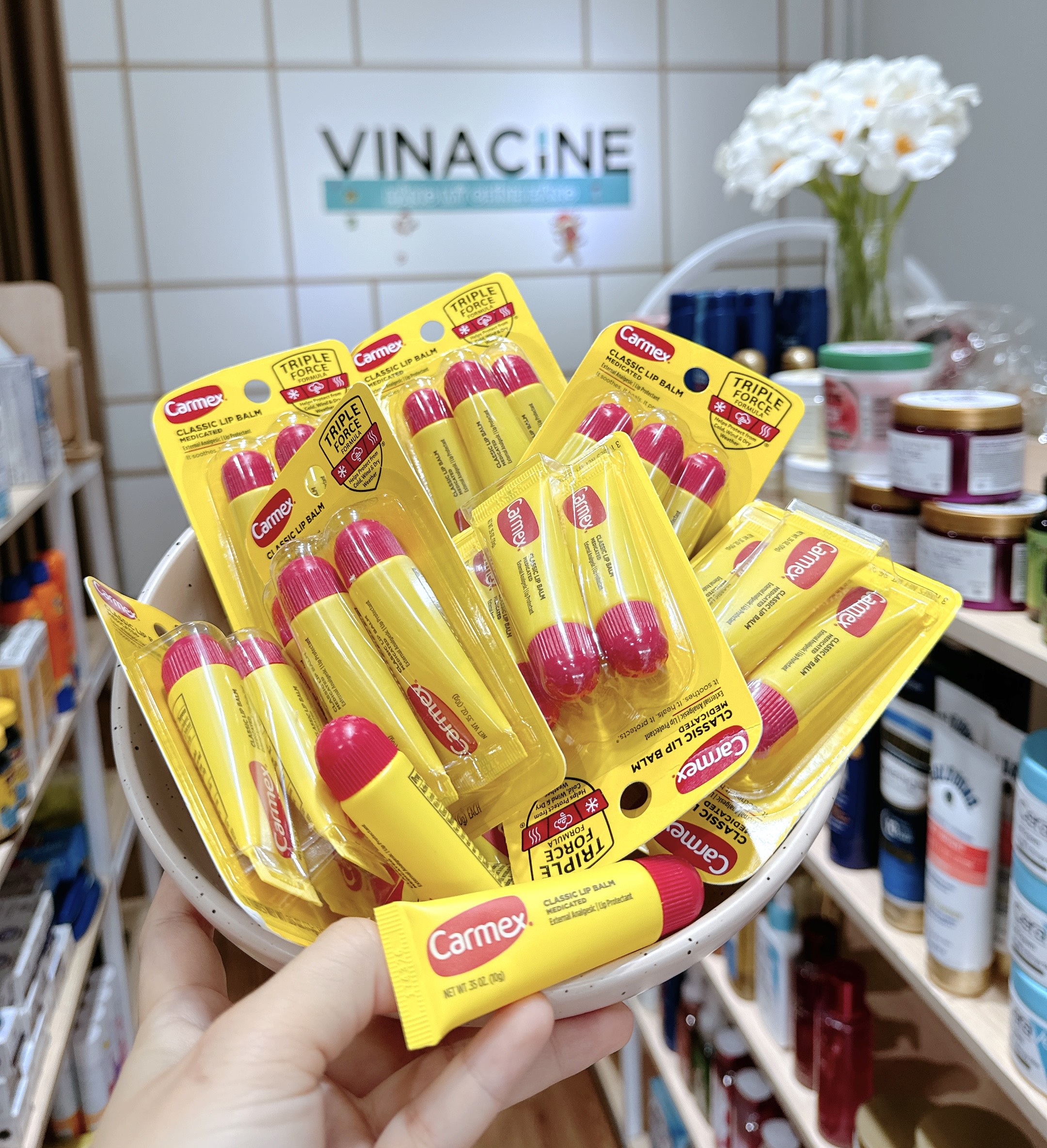 Son Dưỡng Môi Carmex Classic Lip Balm Medicated Dạng Tuýp