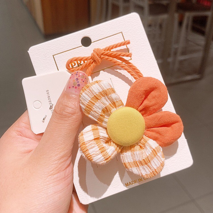 Cột tóc hoa caro 5 cánh vải bản to hot trend tatitava