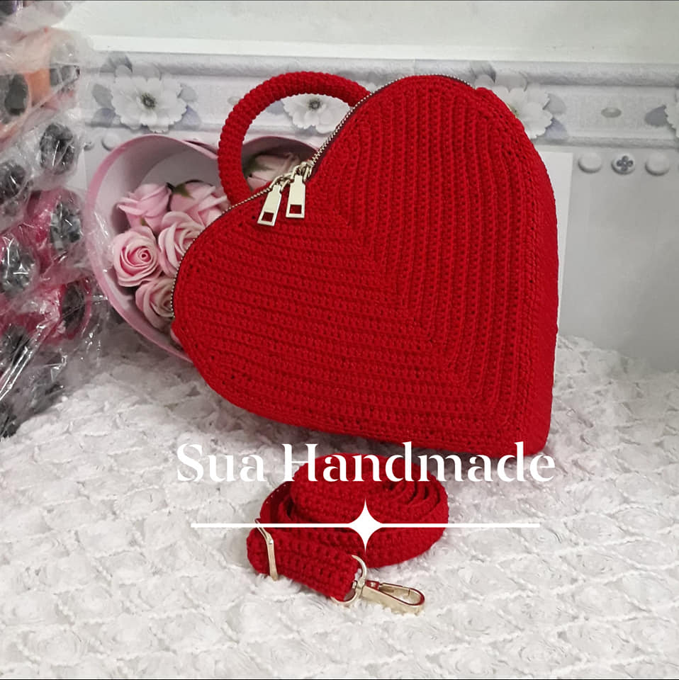Túi 3 trong 1 (túi xách tay, đeo chéo và balo) hàng handmade hình trái tim