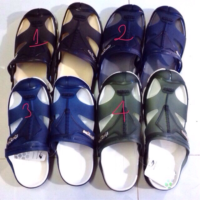 Men's Soft Plastic Sandals with Closed Toe, Flexible and Comfortable, Size 40-44, Available in Many Colors