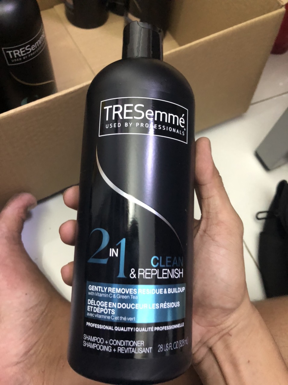 Dầu Gội Tresemme 828ml - Smooth & Silky Dành Cho Tóc Thường Và Tóc Uốn (Xanh Dương)