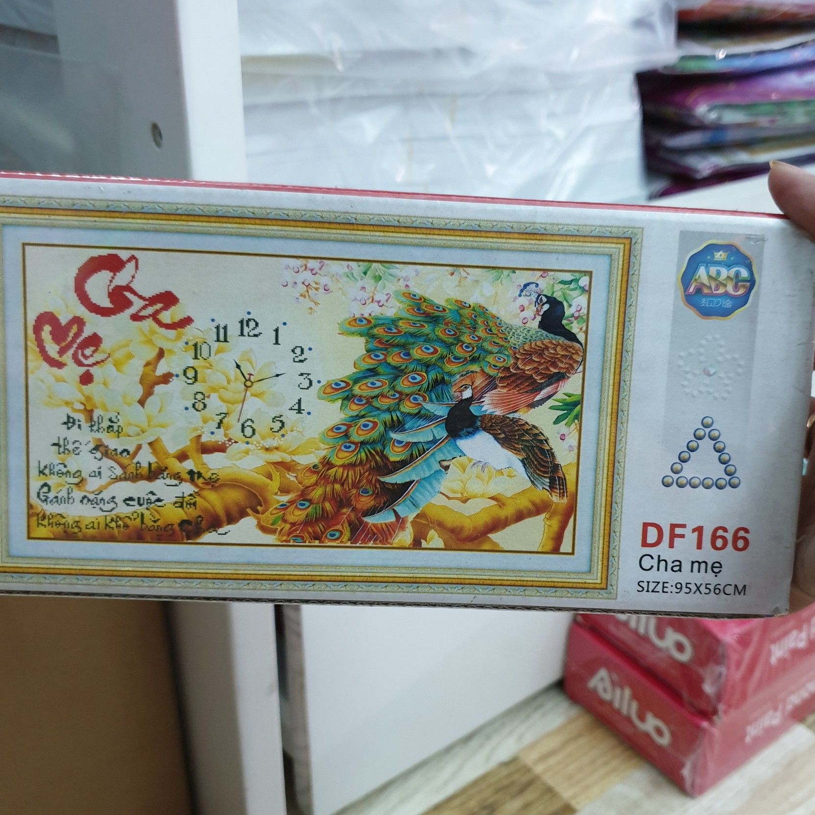 Tranh đá cha mẹ công đồng hồ df166 - kích thước : 95 * 56cm.