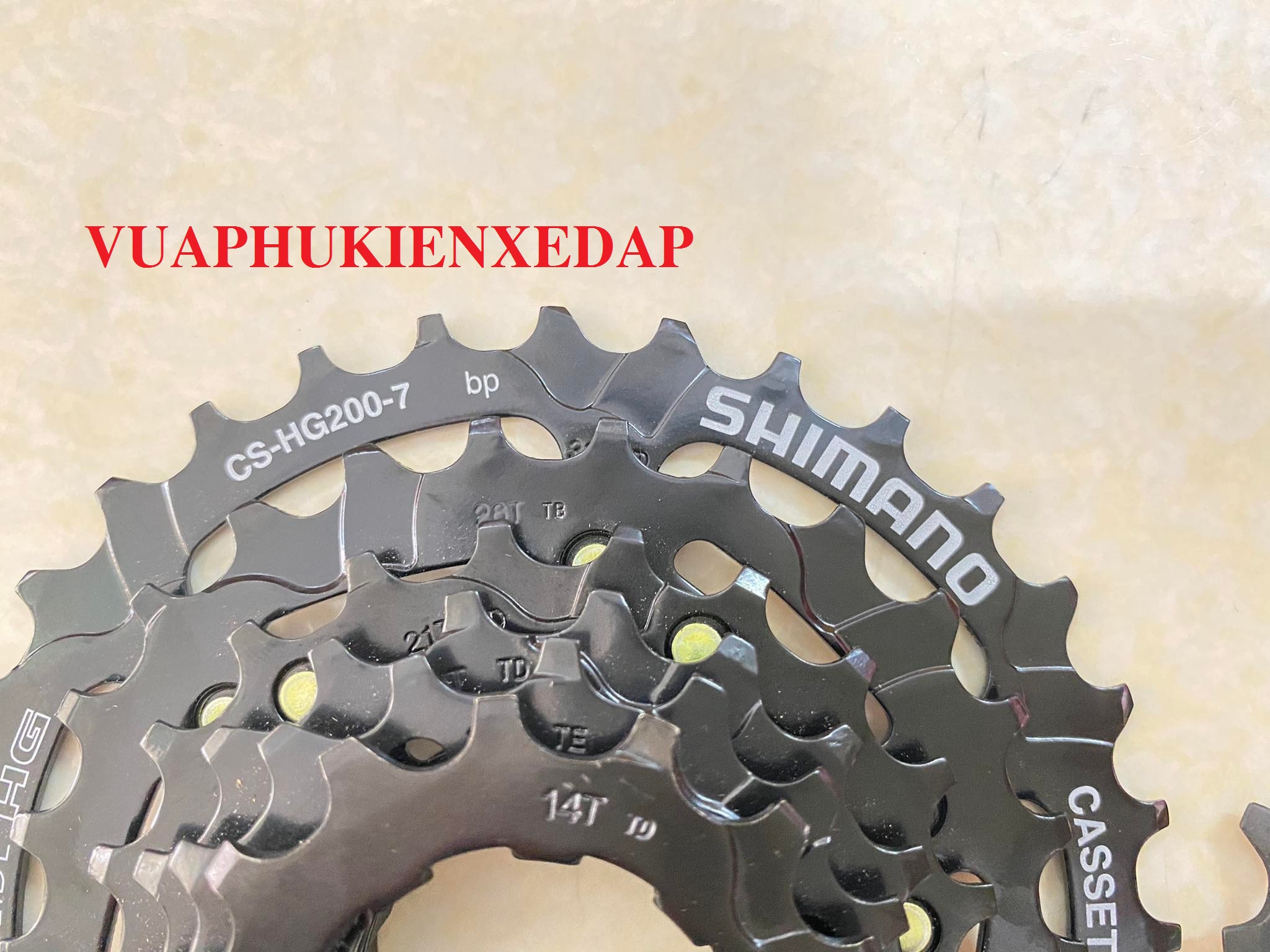 Líp thả 7 Tầng Shimano CS-HG200 28-32T