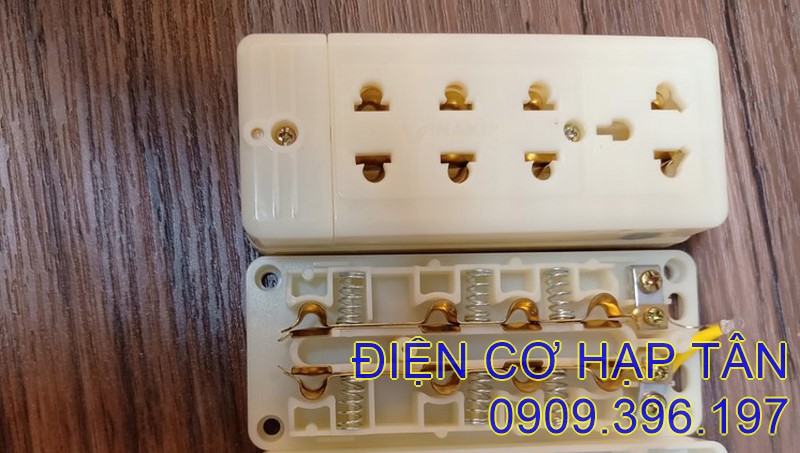 Ổ CẮM SIÊU BỀN 3 LỖ  – 4 LỖ  VINAKIP