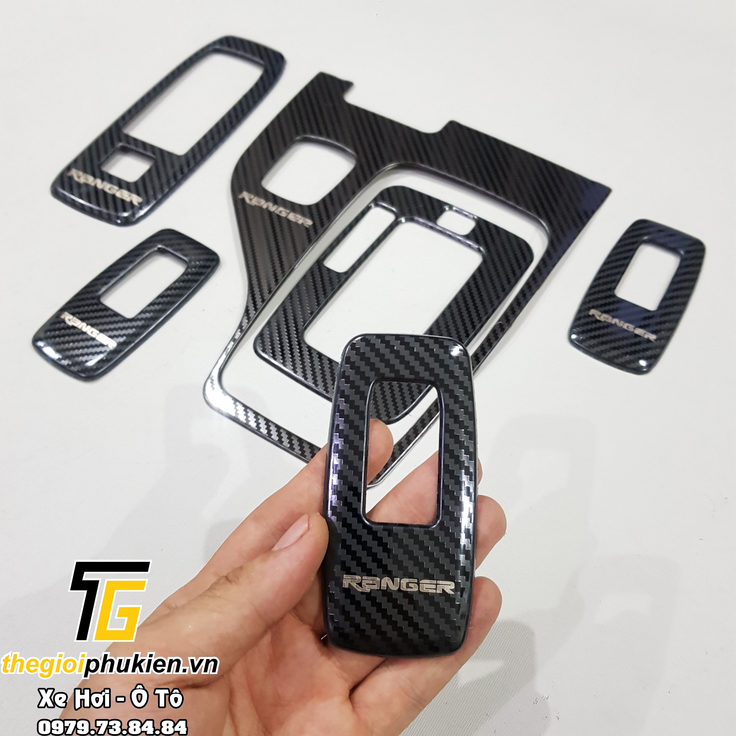 Bộ ốp nội thất Vân Carbon cao cấp dành cho xe Ford Ranger