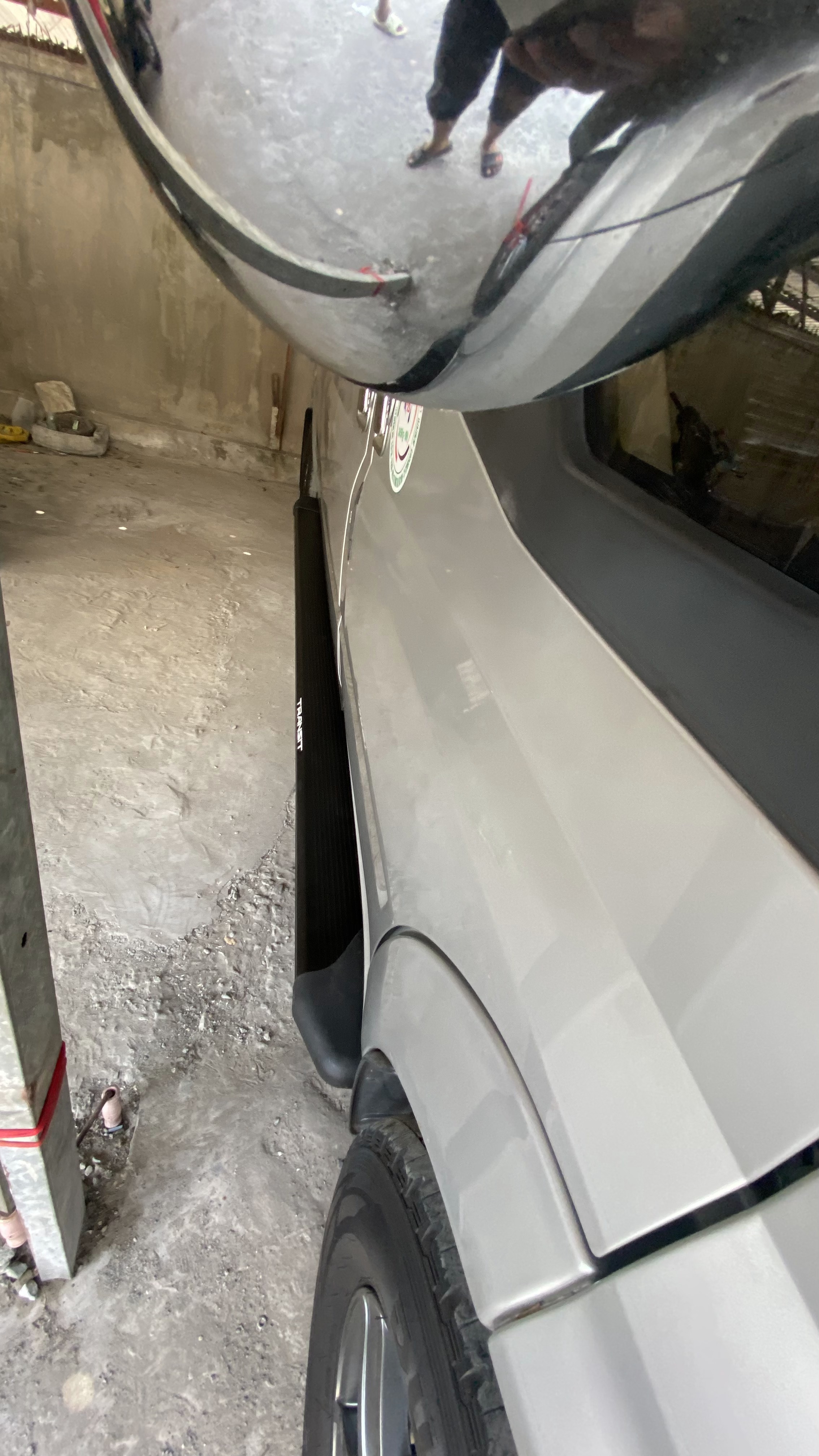 Bậc bước ngoài (NHÔM ĐÚC) FORD Transit