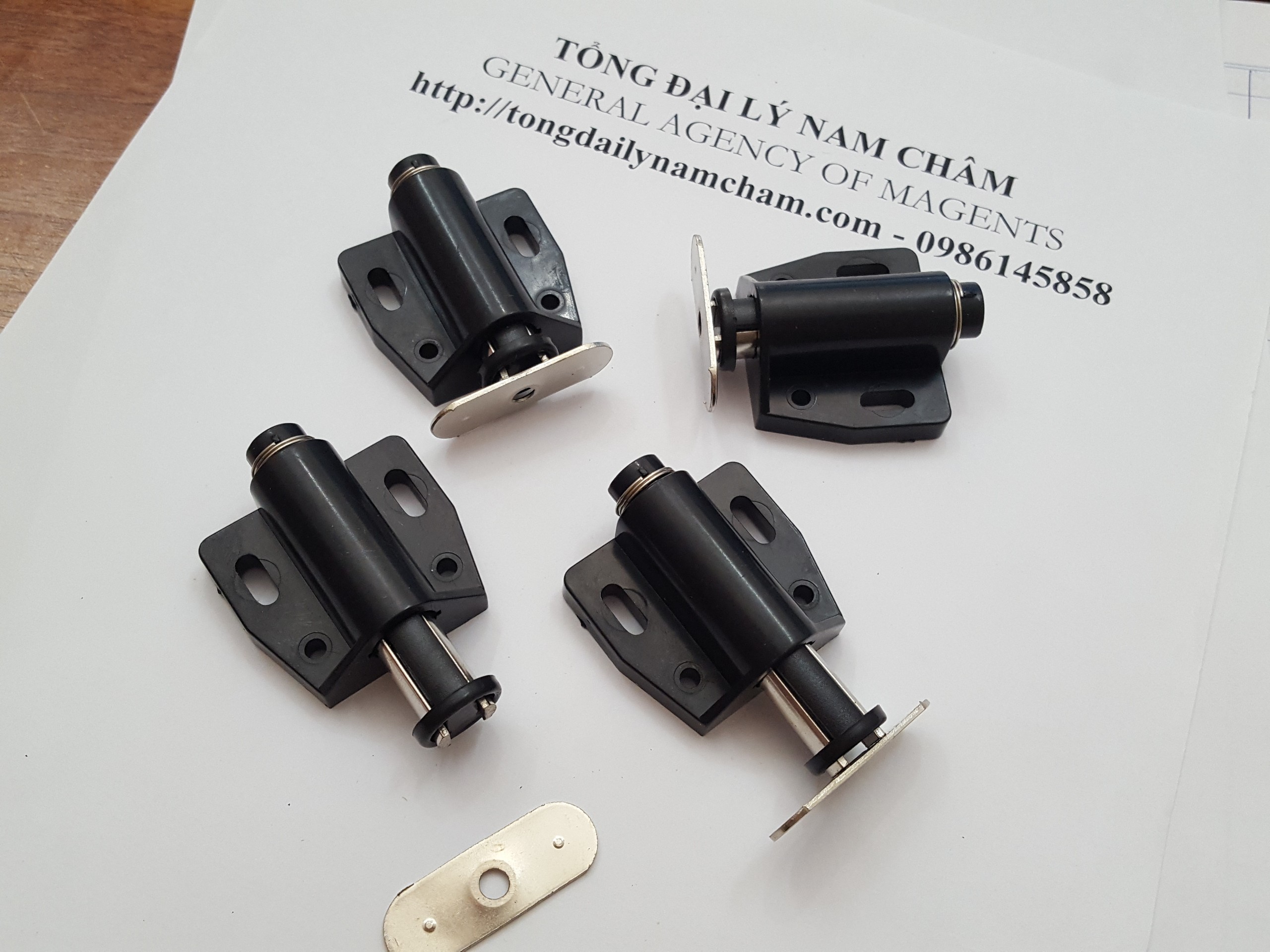 5 cái Chốt bấm mở nam châm/ Hít cửa đen