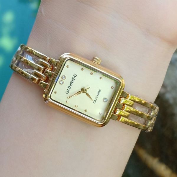 Đồng hồ lắc tay nữ SUNRISE SL910SWA mặt vuông bé xinh, kính sapphire chống xước, chống nước tốt