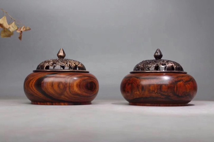 Lư xông trầm gỗ hương{Gỗ hương nguyên khối}