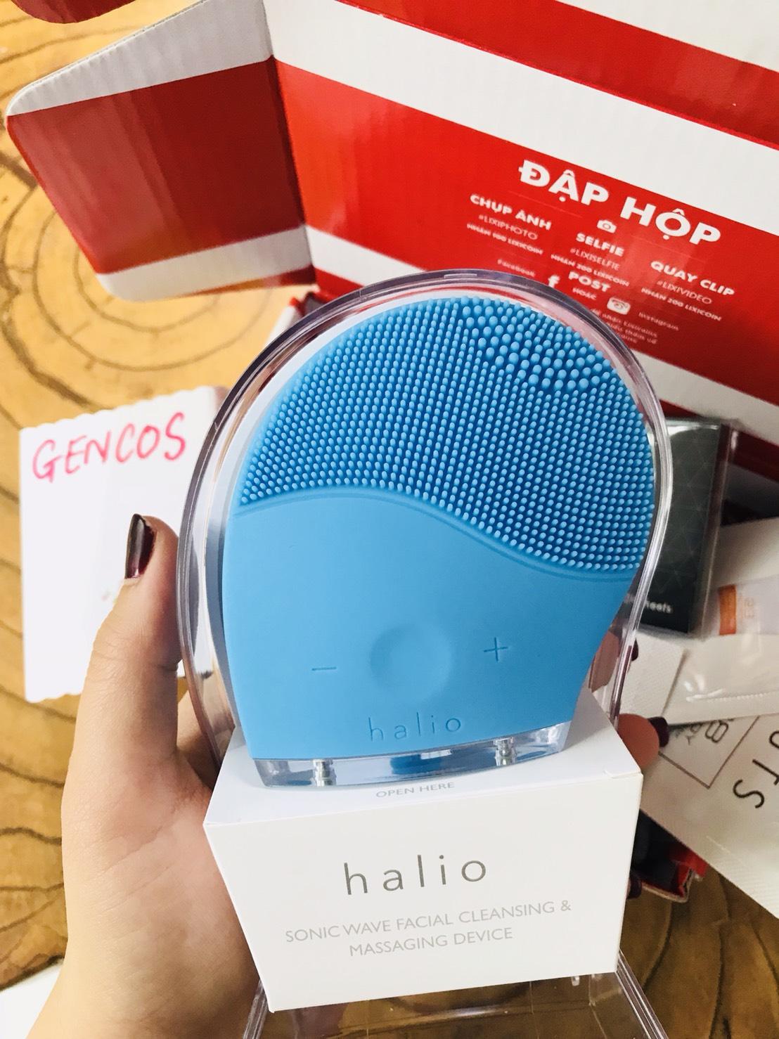 Máy rửa mặt massage Halio