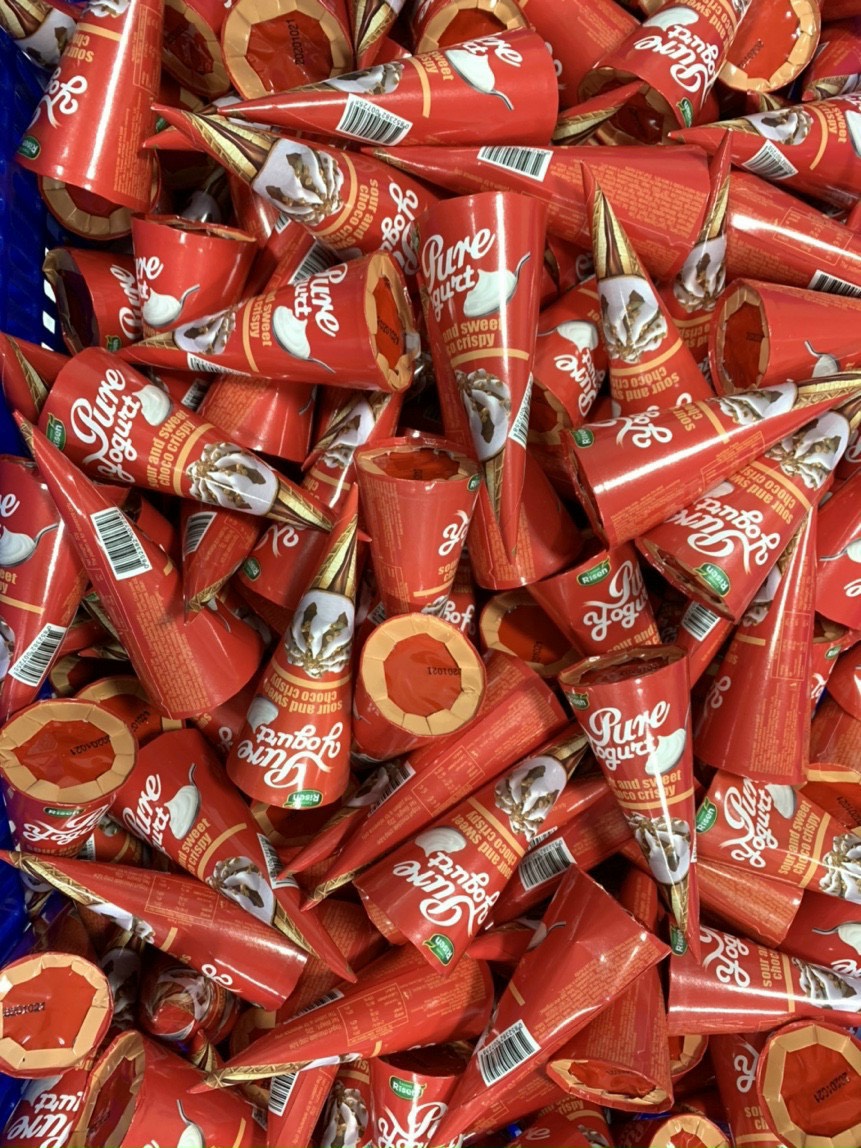 Hộp 12 Bánh Ốc Quế Nhân Socola Risen USA