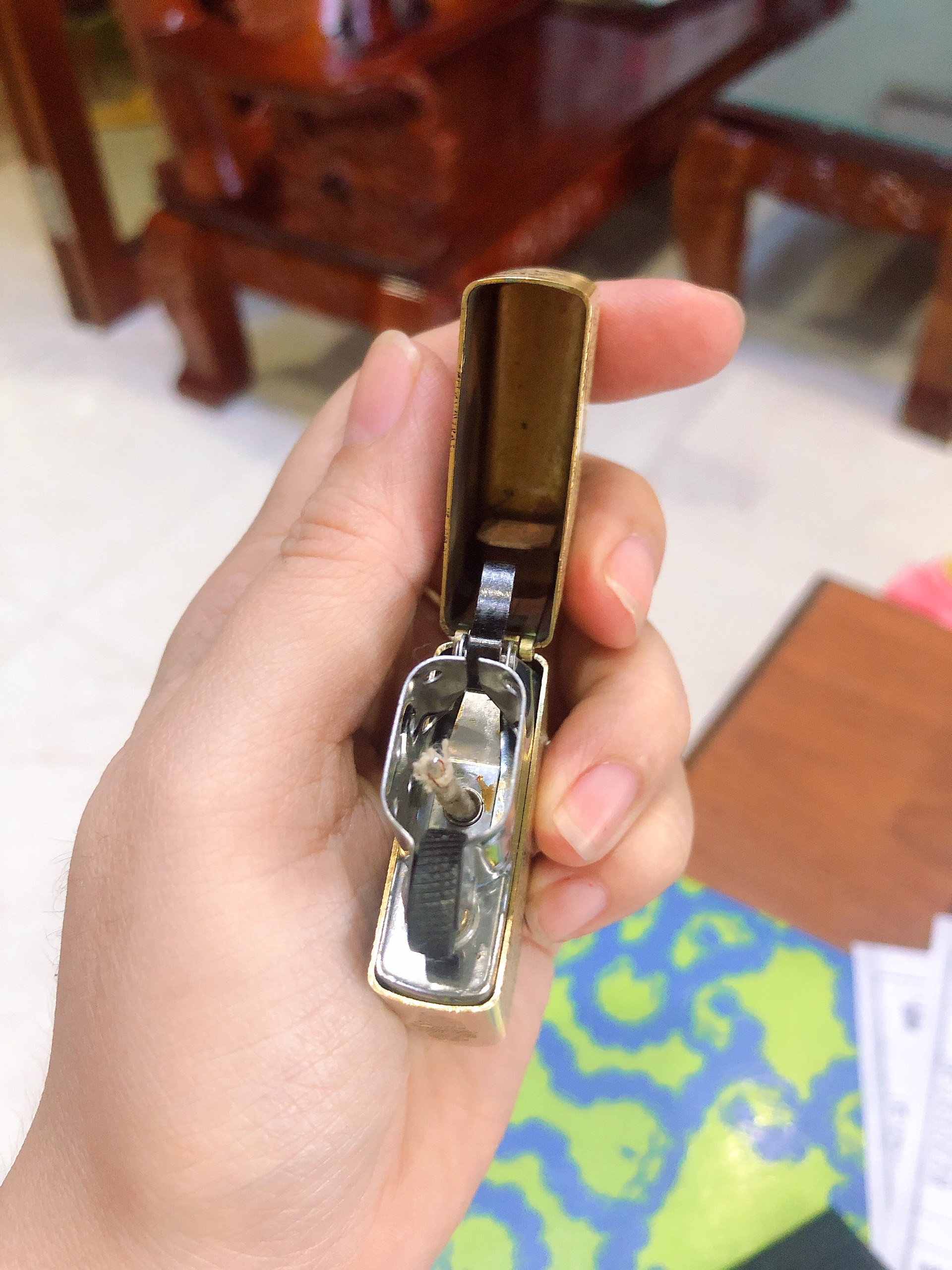 BẬT LỬA ZIPPO MẠ CHROME KHẮC CHÌM 5 MẶT, HÌNH THIẾU NỮ TÓC XOĂN, hàng loại 1 có tem đỏ