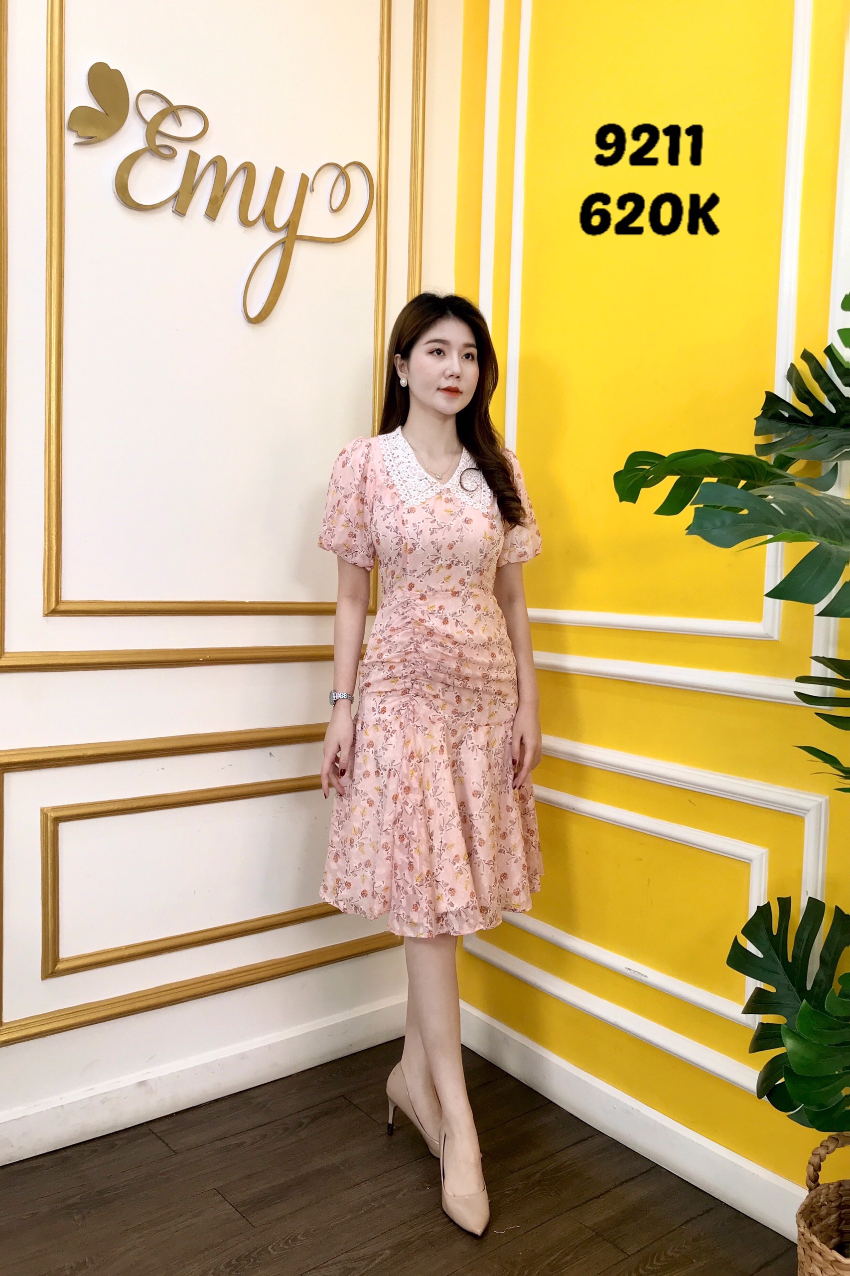 Đầm EMY EM9211 Xoè Nhún Eo Cổ Lá