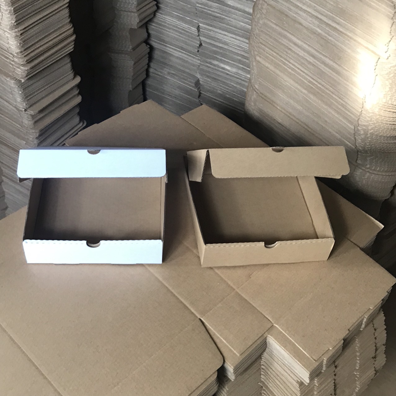 COMBO 50 Hộp đựng bánh pizza size 28x28x4cm