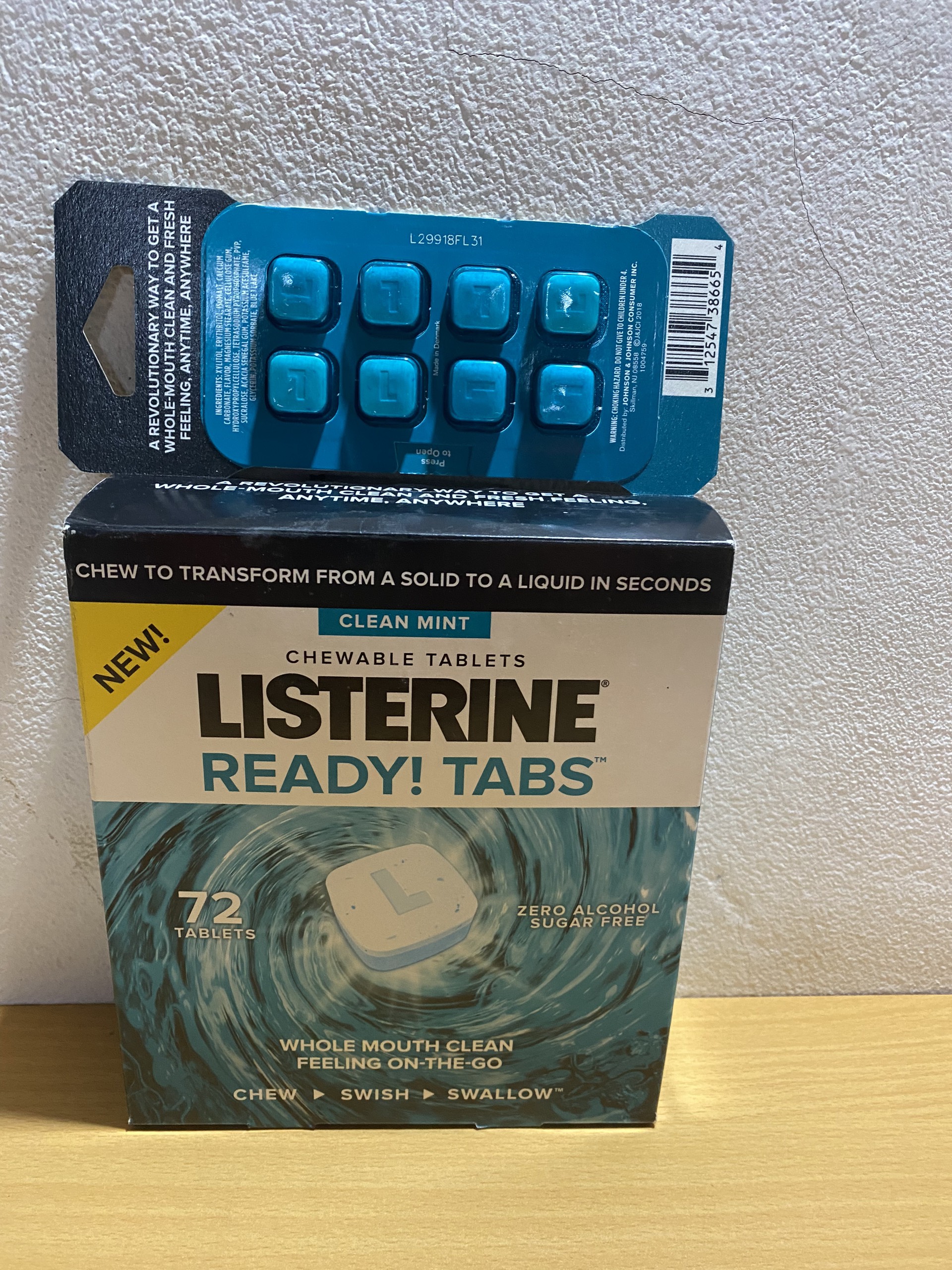 Miếng ngậm thơm miệng Listerine Cool Mint - Mỹ