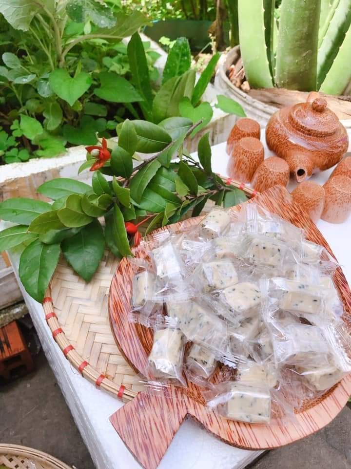 (Freeship) 1kg Kẹo dừa sáp mè đen Bến Tre