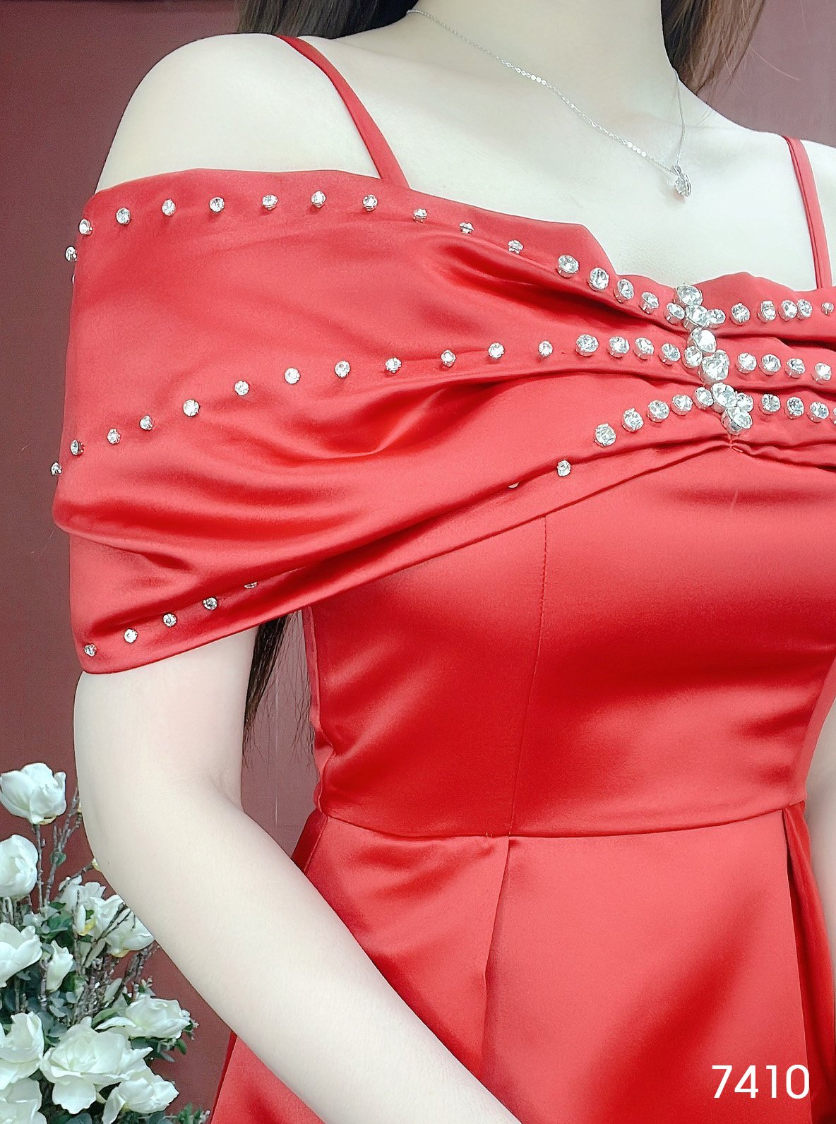 Đầm EMY EM7410 Xoè Đỏ Bẹt Vai