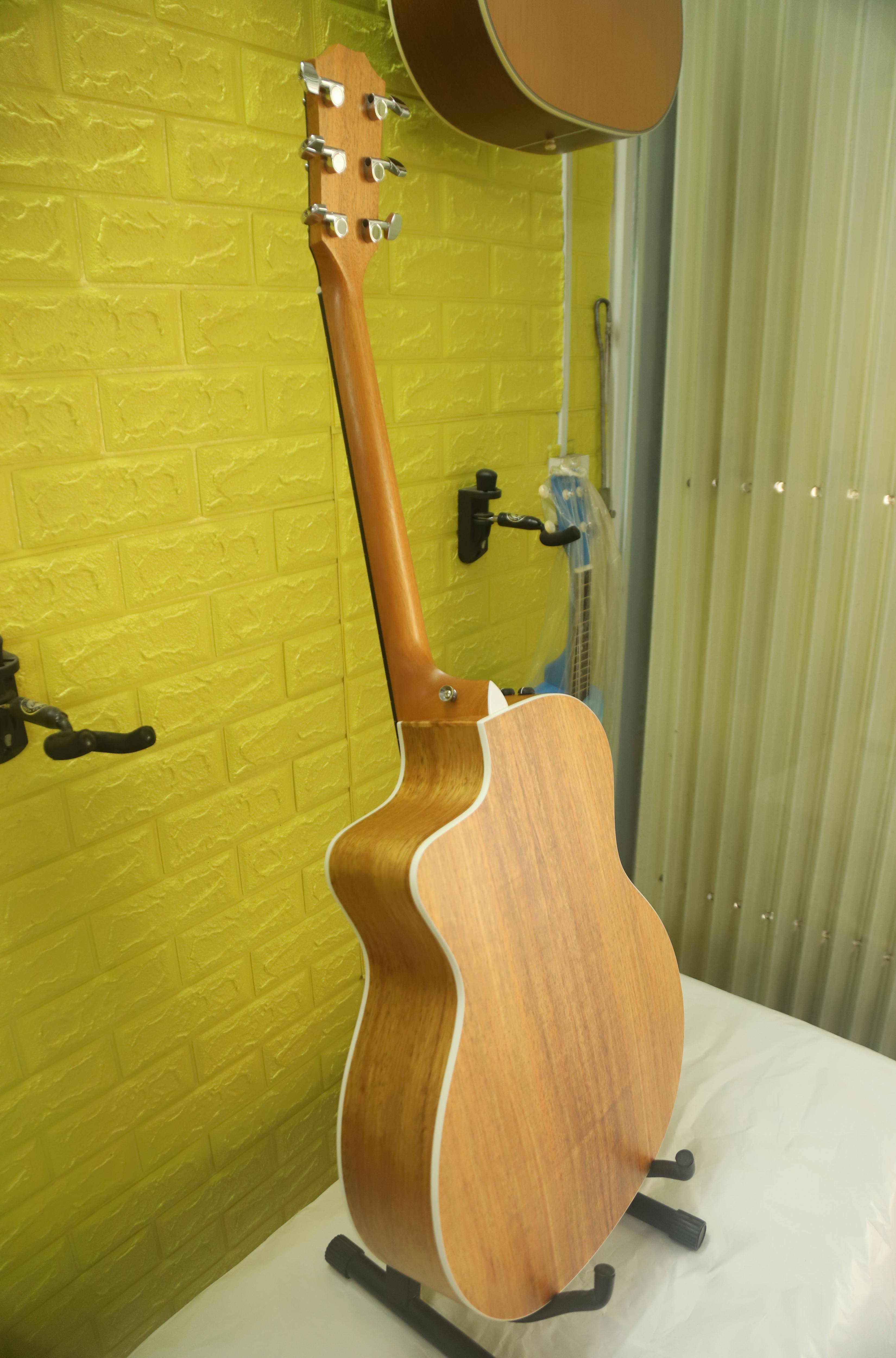 Đàn Guitar Taylor 214CE