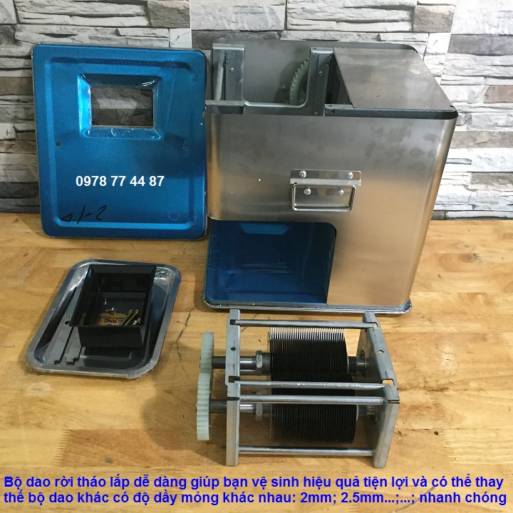 Máy thái thịt có bộ dao rời dễ dàng