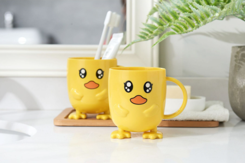 Cốc uống nước cho bé, cốc đánh răng cho bé hình vịt vàng