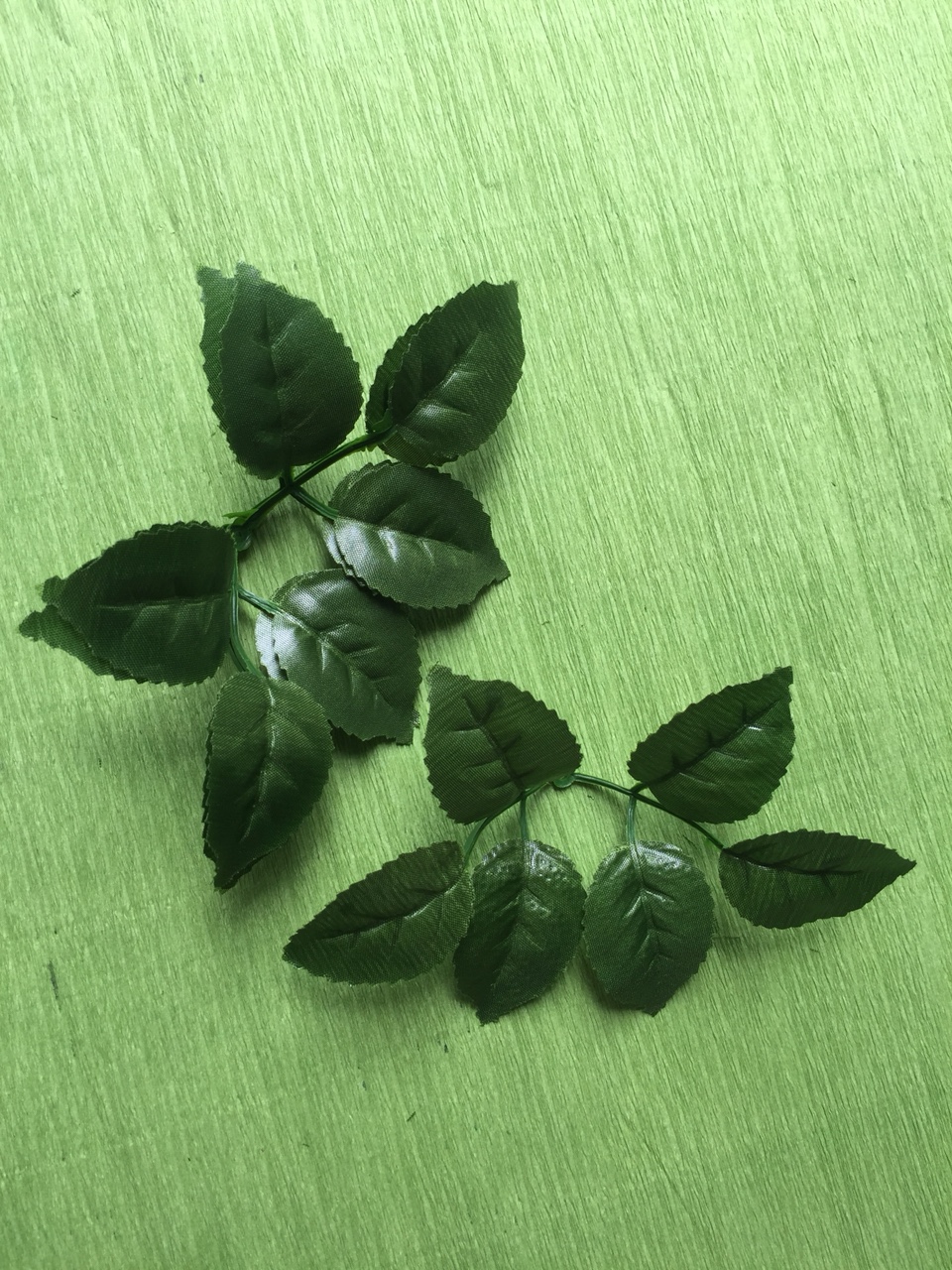100 nhánh lá hoa hồng giả