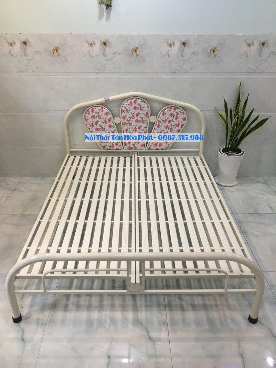 Giường sắt ngang 1m4 dài 2m Tân Hòa Phát mẫu mới miễn phí vận chuyển