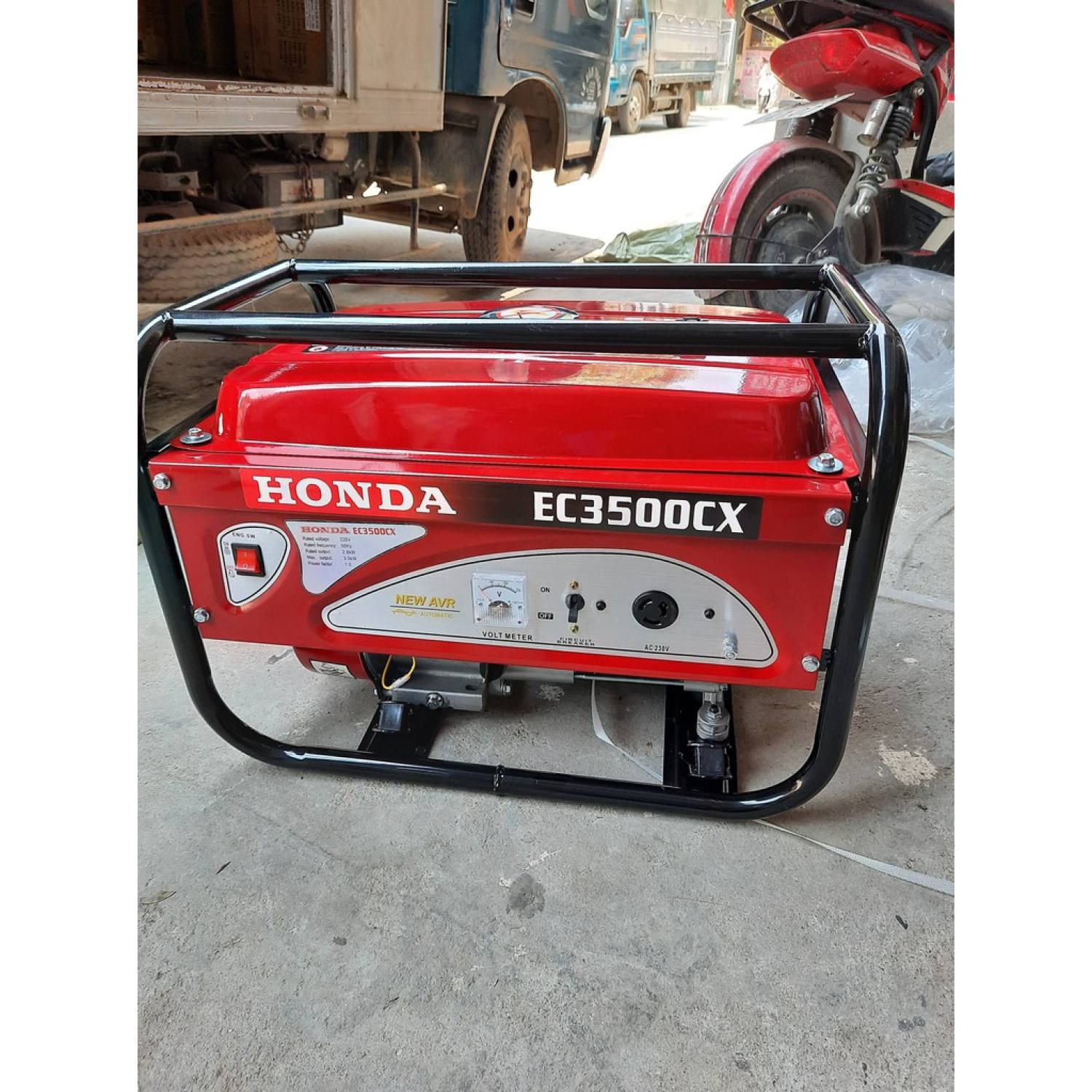 Máy phát điện honda -EC3500CX thiết kế máy có tiếng ồn nhỏ,có rơle bảo vệ quá tải khi hoạt động máy,máy chạy quá tải tự động tắt - Bảo hành dài hạn