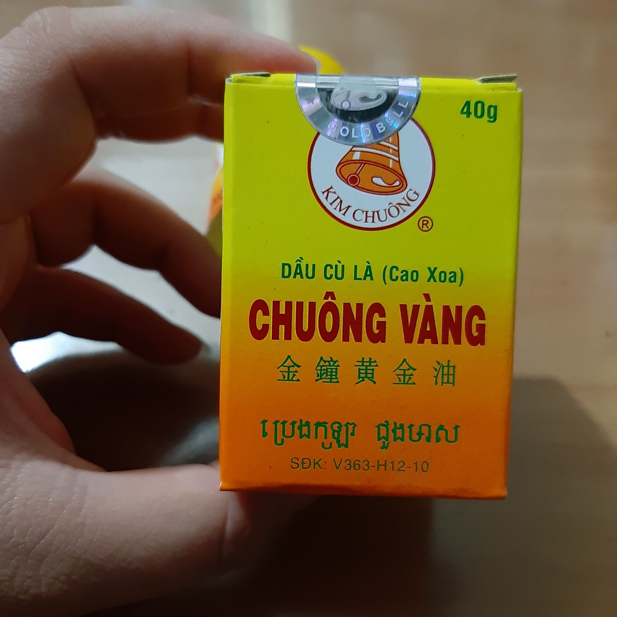 Dầu cù là CHUÔNG VÀNG