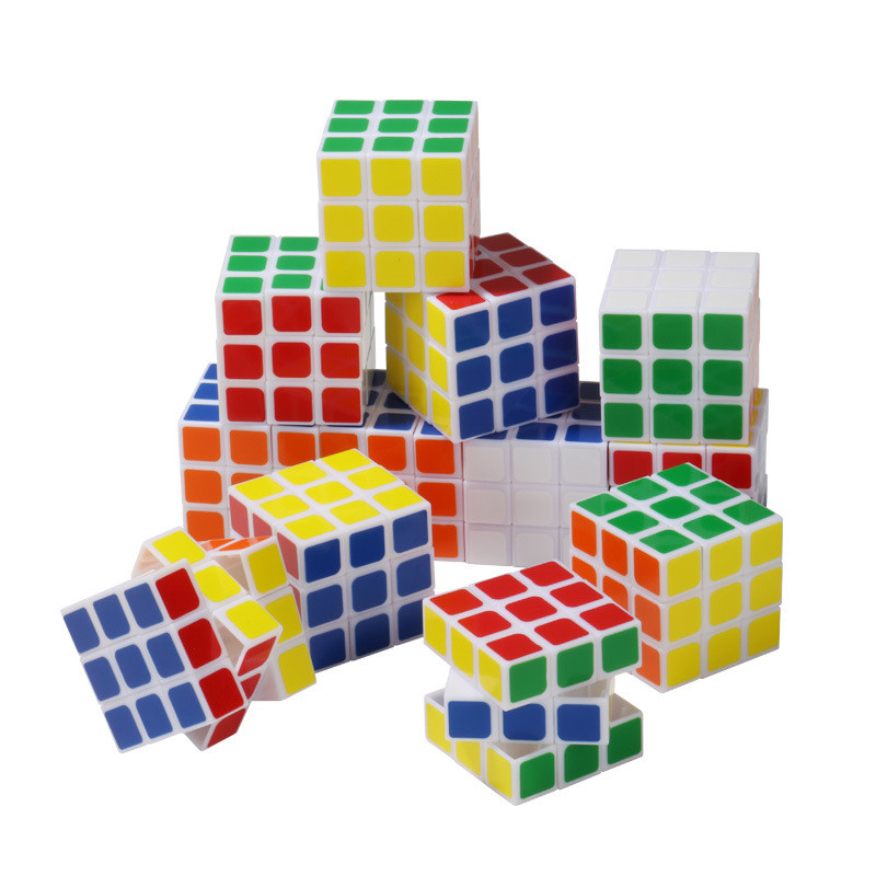 3x3 Rubik's toy with small Rubik's Cube keychain creative thinking training children's Cube puzzle toy-square Rubik's Cube