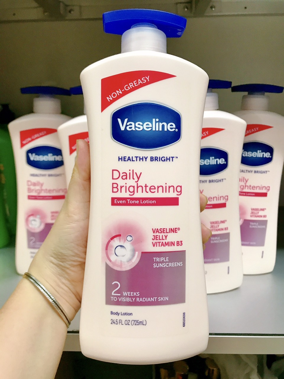 Sữa dưỡng thể trắng da Vaseline 725ml mẫu mới 2025- Mỹ