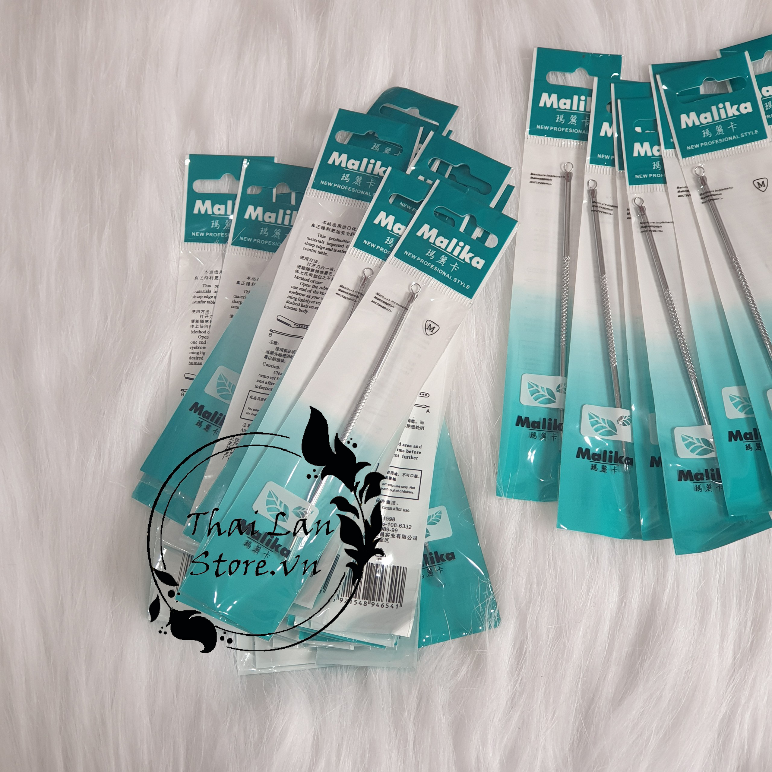 Que nặn mụn malika dùng trong spa