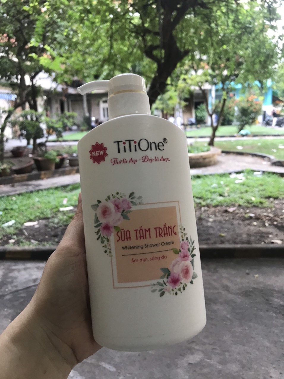 Sữa tắm trắng Titione 750ml