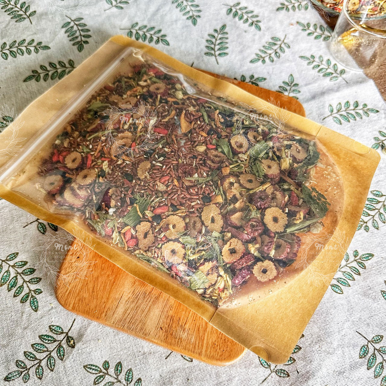 Trà gạo lứt táo đỏ thảo mộc 8 vị - túi 500gr