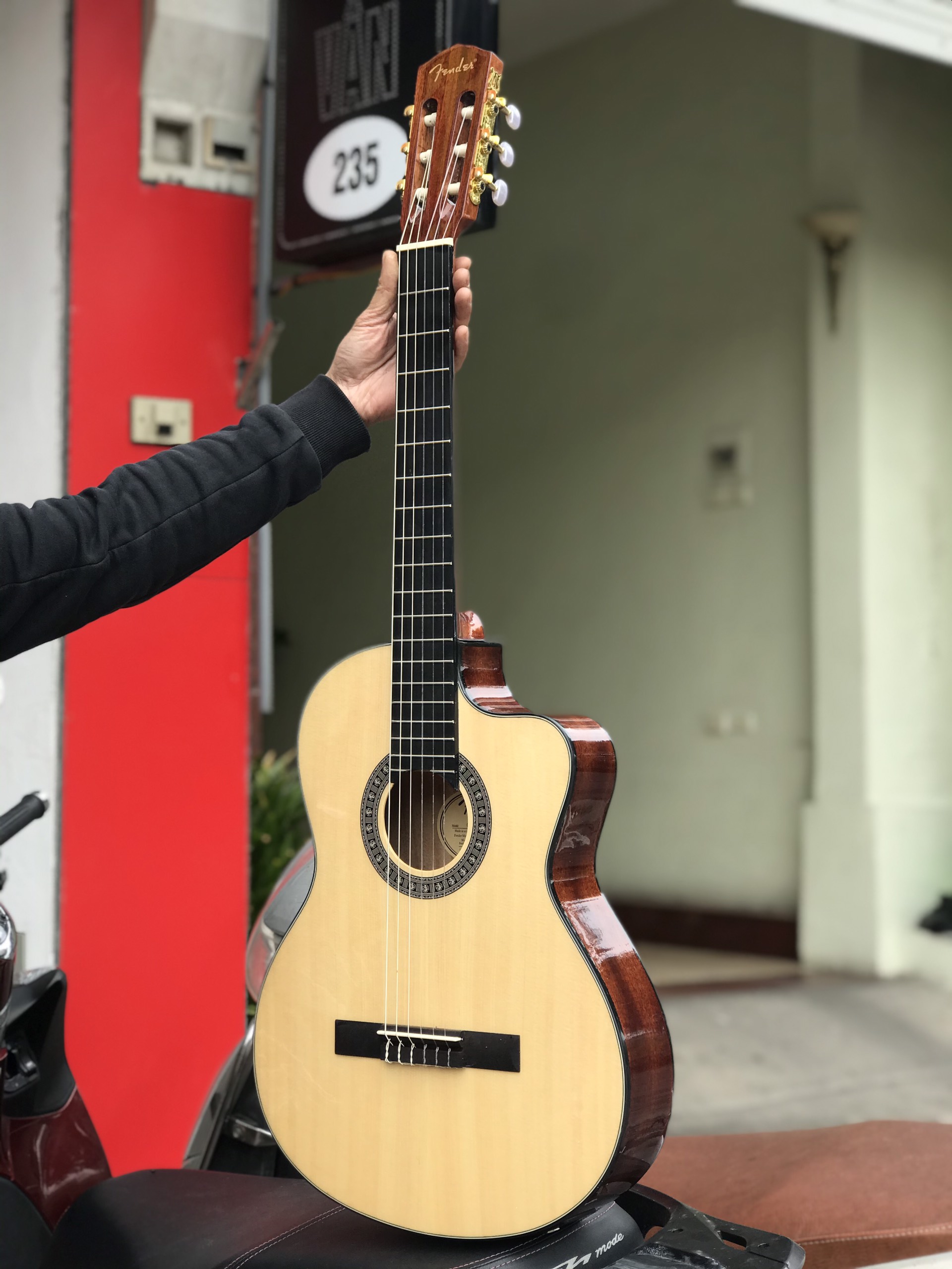 Guitar classic Fender CN240SCE thùng mỏng EQ Fishman
