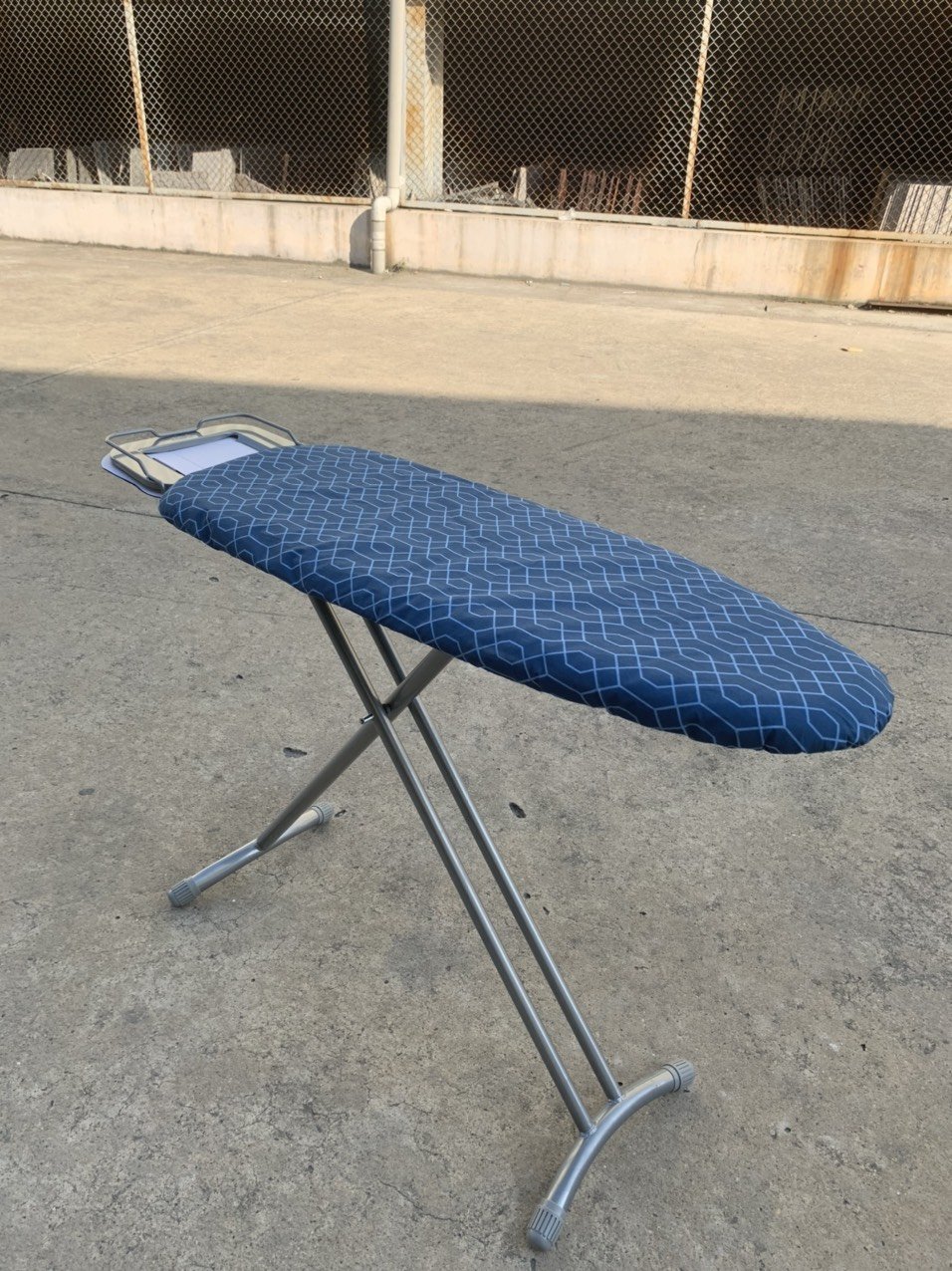 Cầu là quần áo dạng đứng Lebenlang LBB363 (Hàng Đức )
