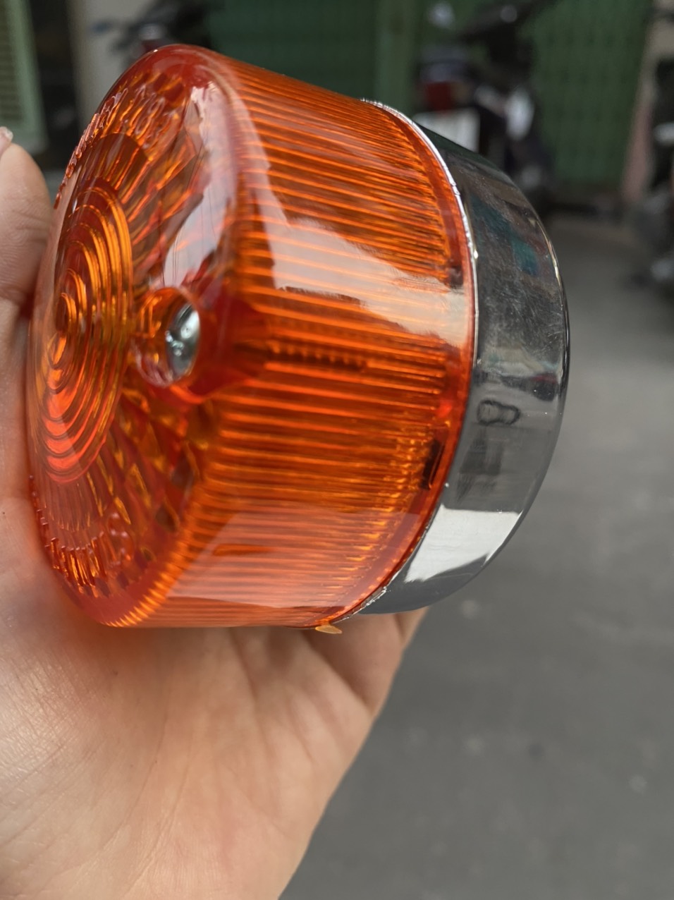 CẶP XI NHAN TRƯỚC XE CUB 86 ( HÀNG ĐẸP ) - ĐẾ NHỰA XI BÓNG