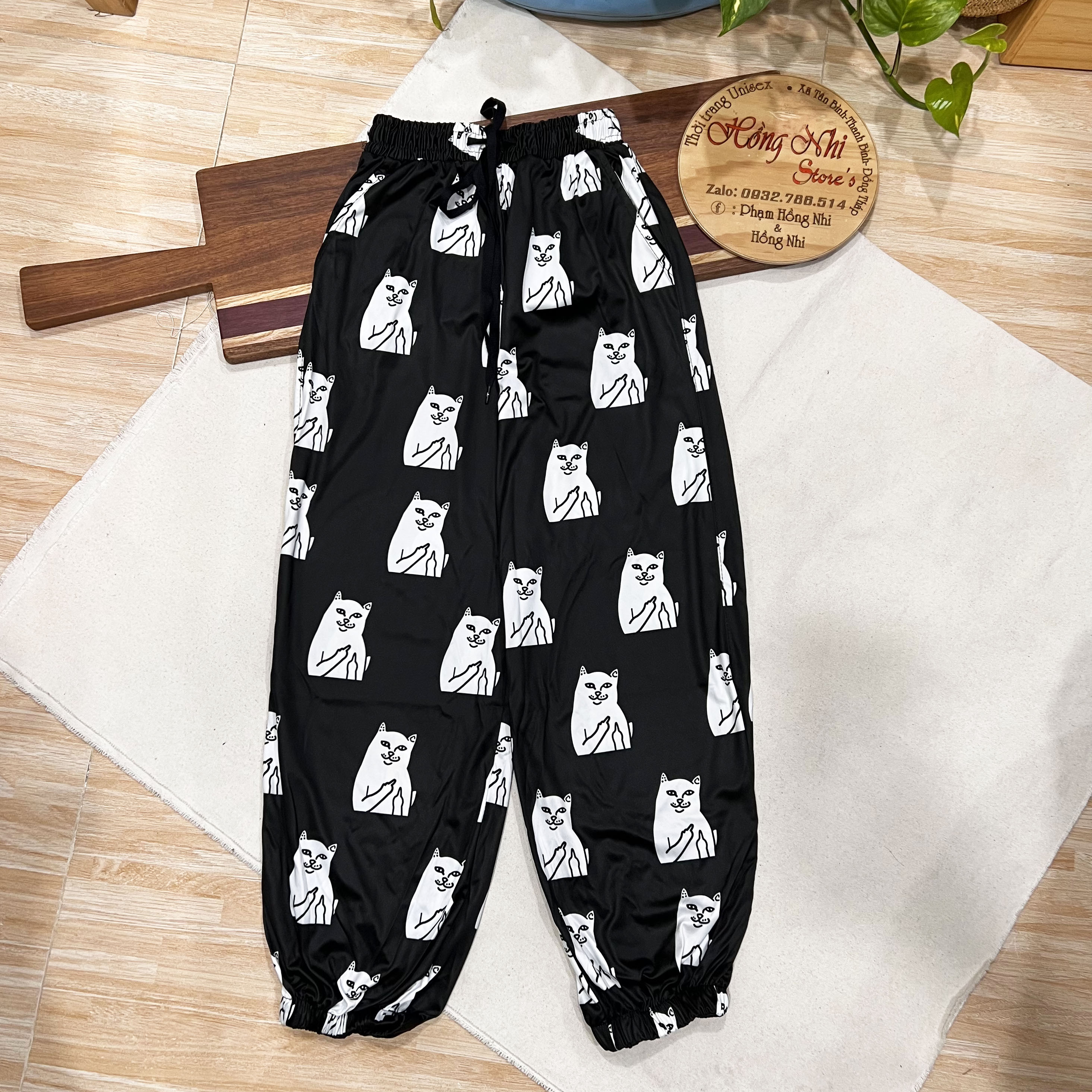 Quần Hoạt Hình Dài Bo Lai Mèo Trắng Cartoon Pant V2 Oversize Ulzzang Unisex - MM