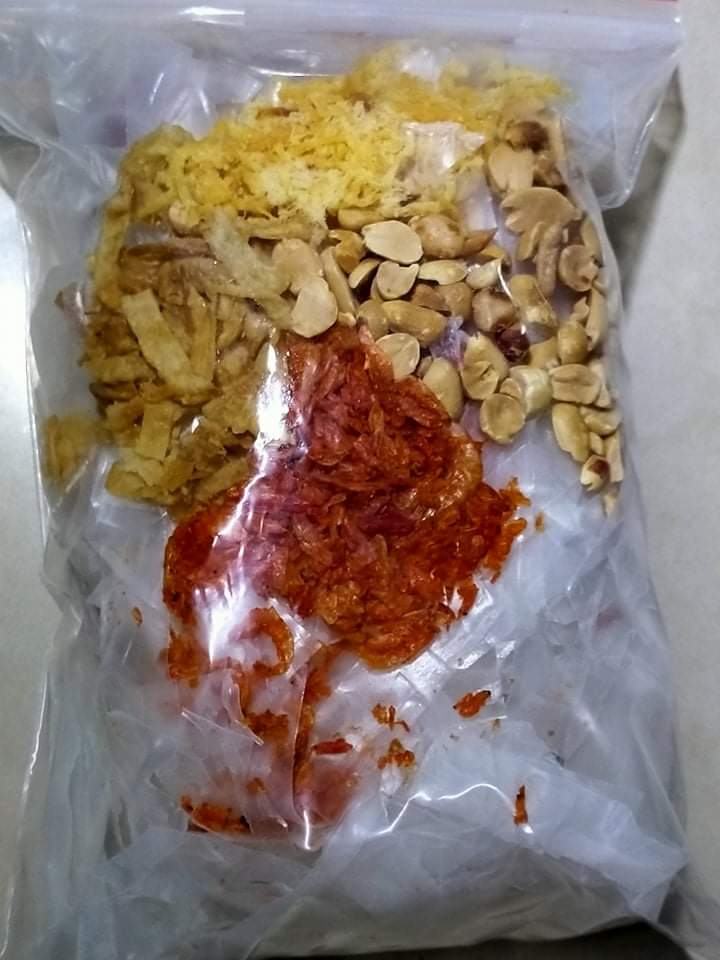 1 bịch bánh tráng trộn tự trộn