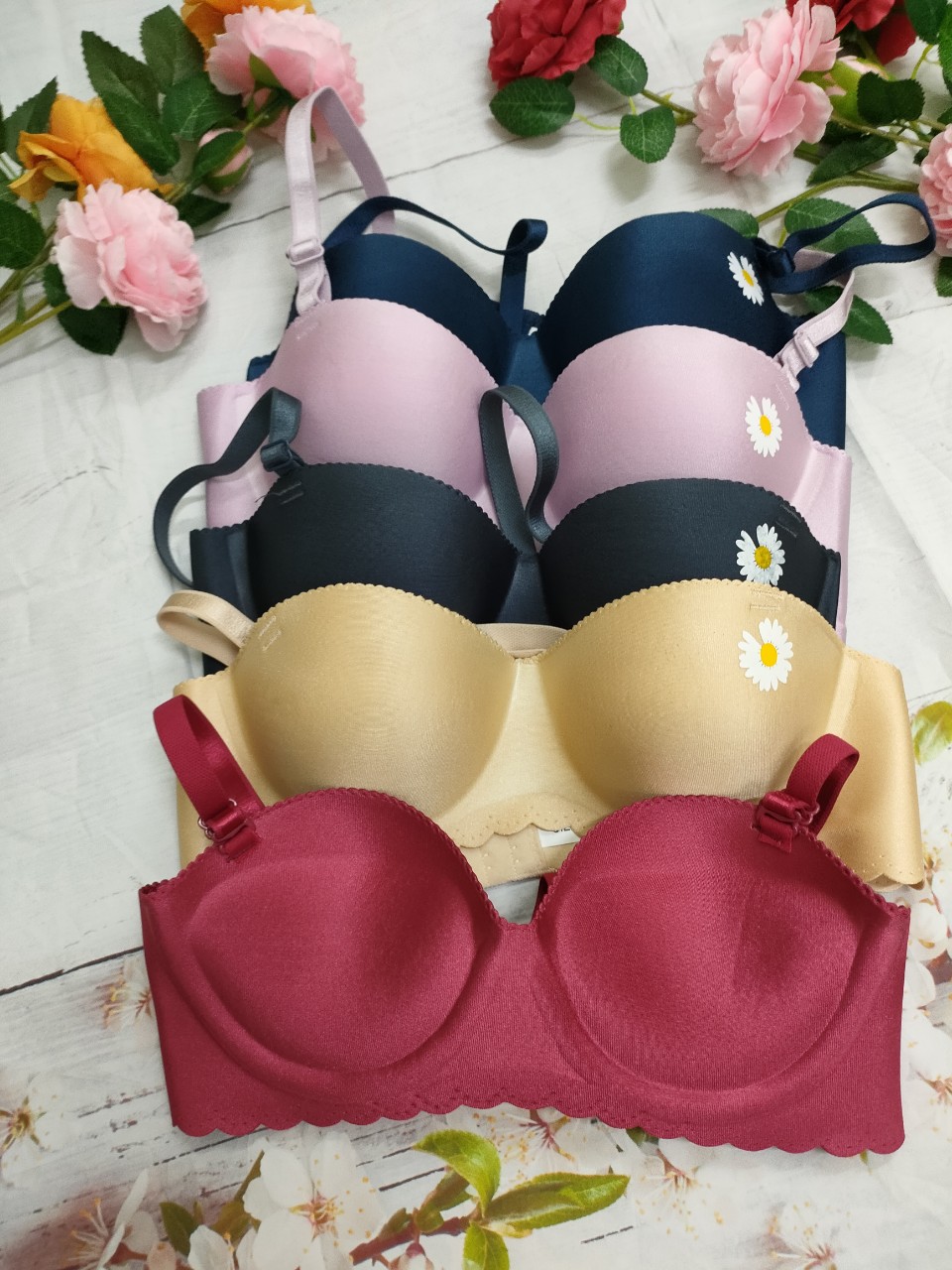 ÁO NGỰC SU ĐÚC CUP NGANG HOA CÚC