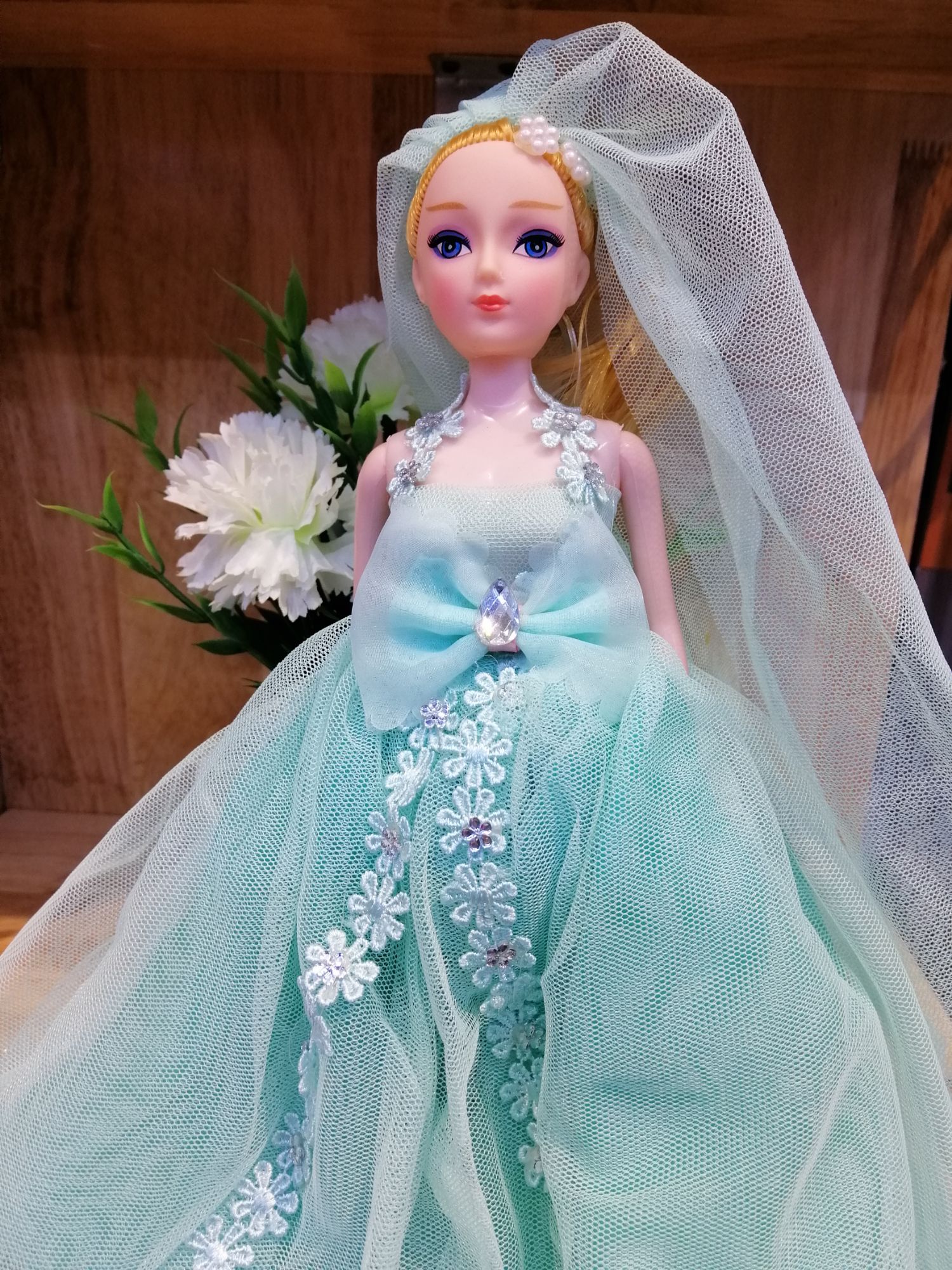 BÚP BÊ CÔNG CHÚA. CÔ DÂU SIZE 28CM.CẢ VÁY DÀI 38CM.