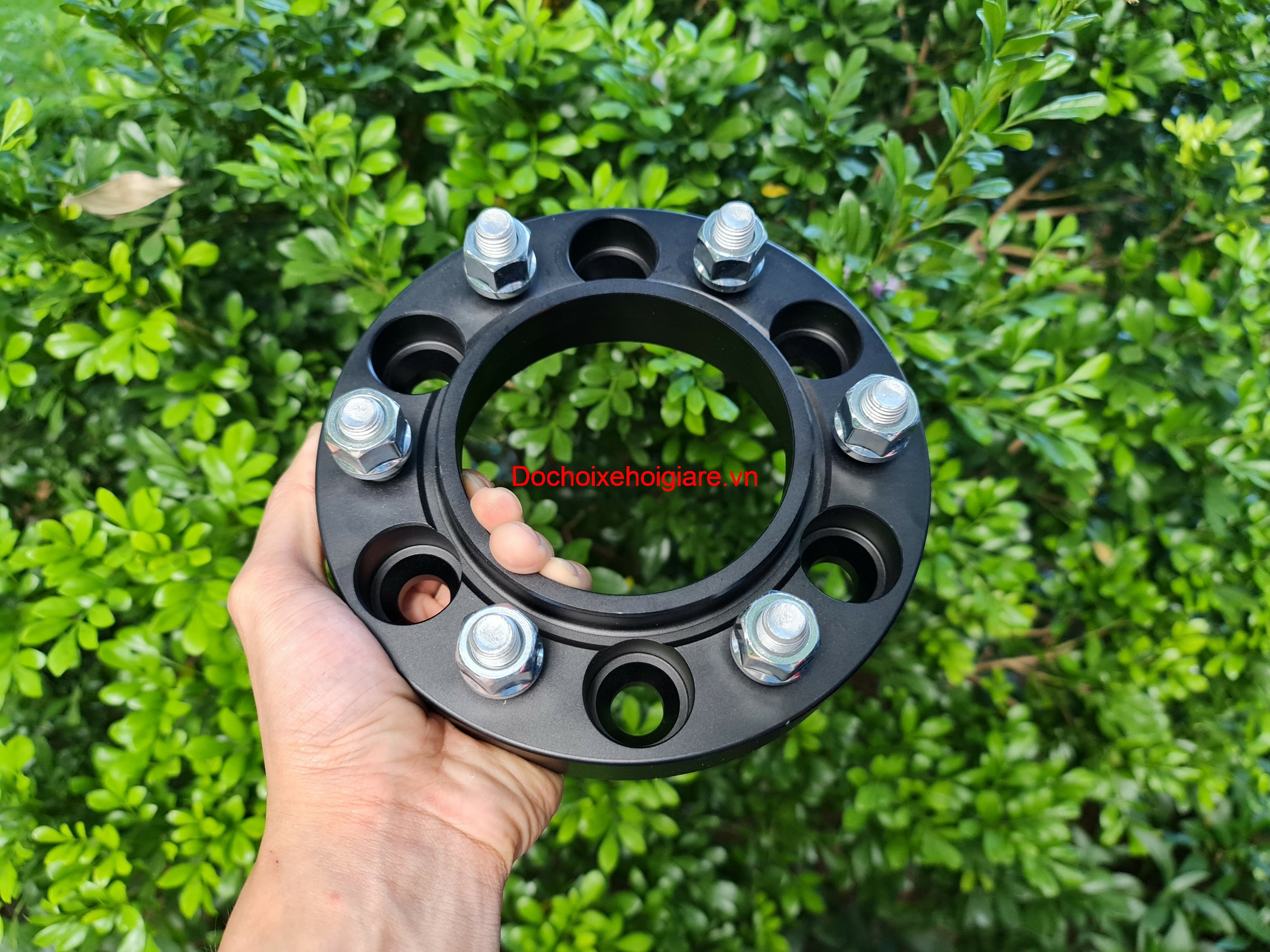 Miếng đệm lốp xe Chevrolet Colorado, Trailblazer (Wheel Spacers). Tăng độ rộng của lốp, giảm nghiêng xe chống lật khi vào cua, cho phép lắp bộ má phanh lớn hơn, lốp rộng hơn và to hơn, tạo phom dáng thể thao mạnh mẽ