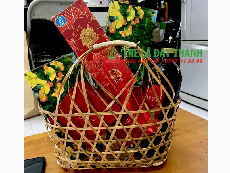 Giỏ quà tre dan - Giỏ quà tết độc đáo làm từ tre đan dễ thương