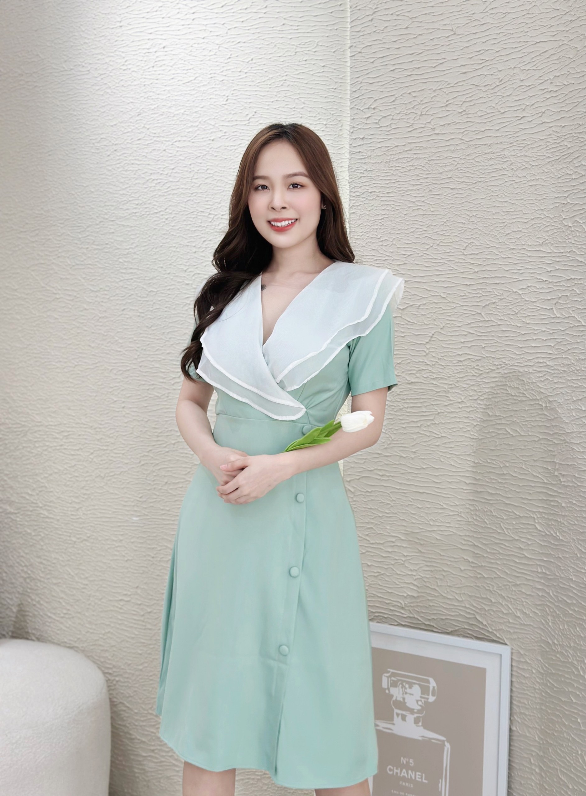 Đầm xòe cổ phối bèo, đính nút Misa - MS0268