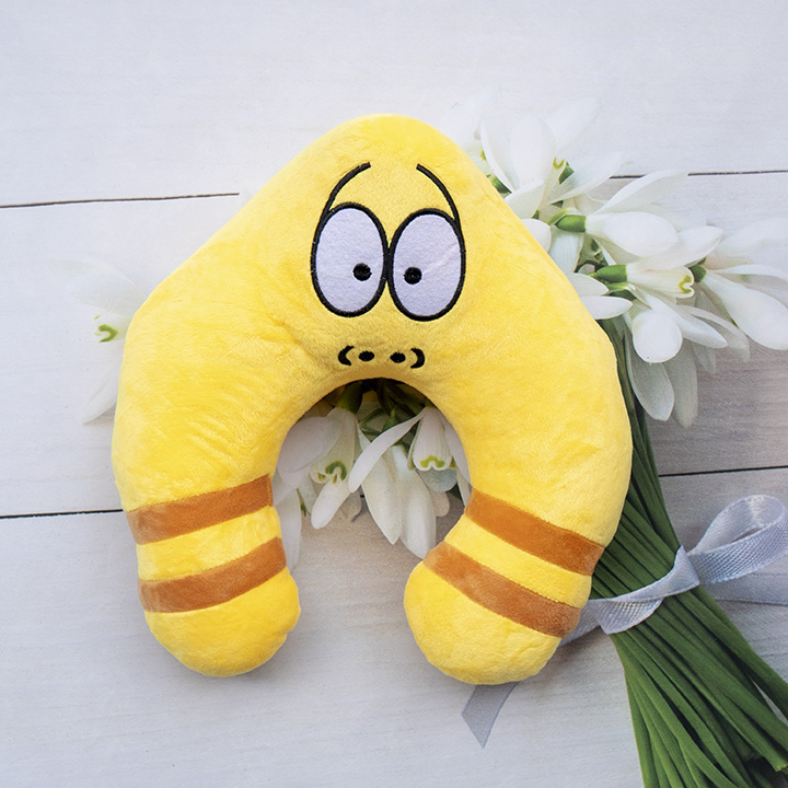 Gối kê cổ chữ u chống mỏi gáy hình sâu larva tinh nghịch - Gối kê cổ du lịch hình sâu larva dễ thương