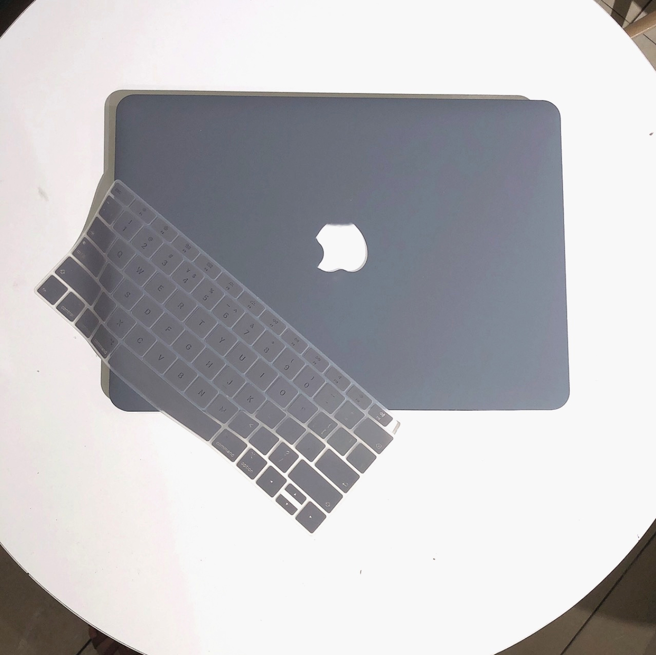 Case ốp vỏ ốp macbook kèm tấm phủ bàn phím silicon