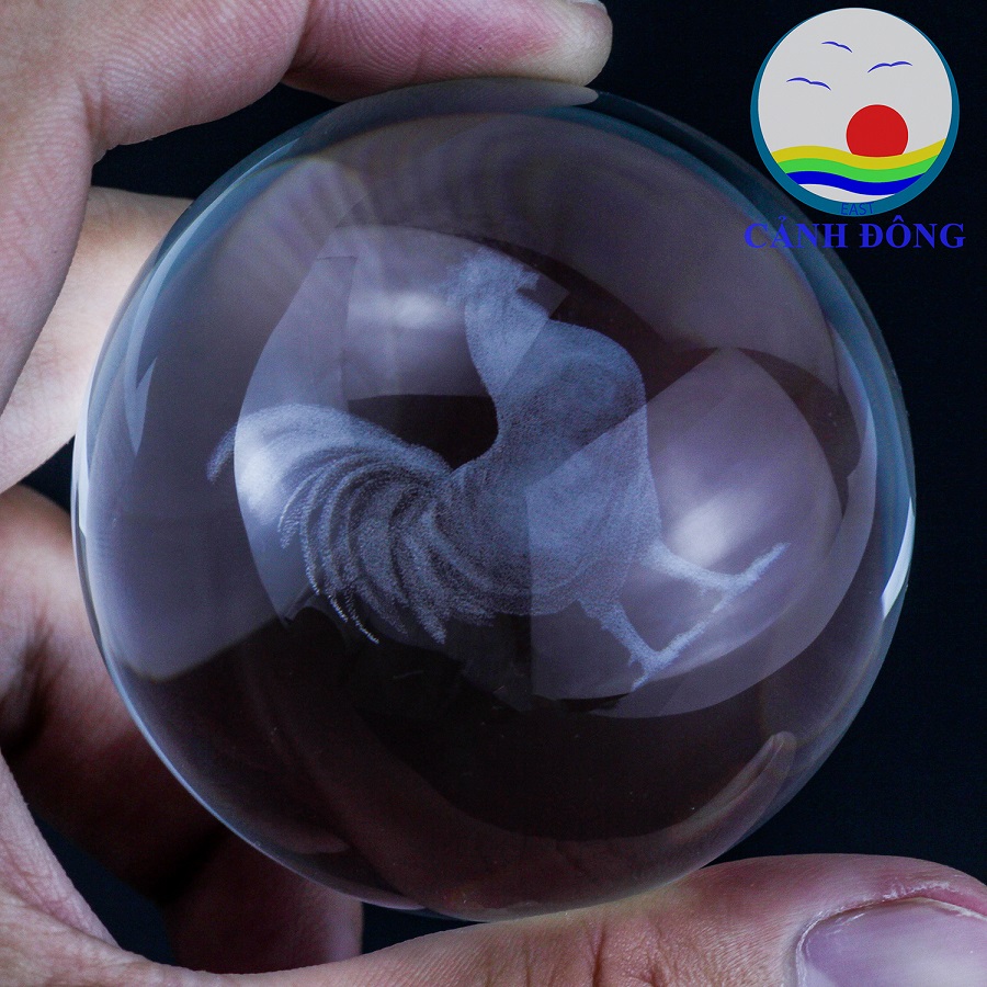 [HCM]Quả cầu pha lê con Gà 3D – quà tặng pha lê sang trọng