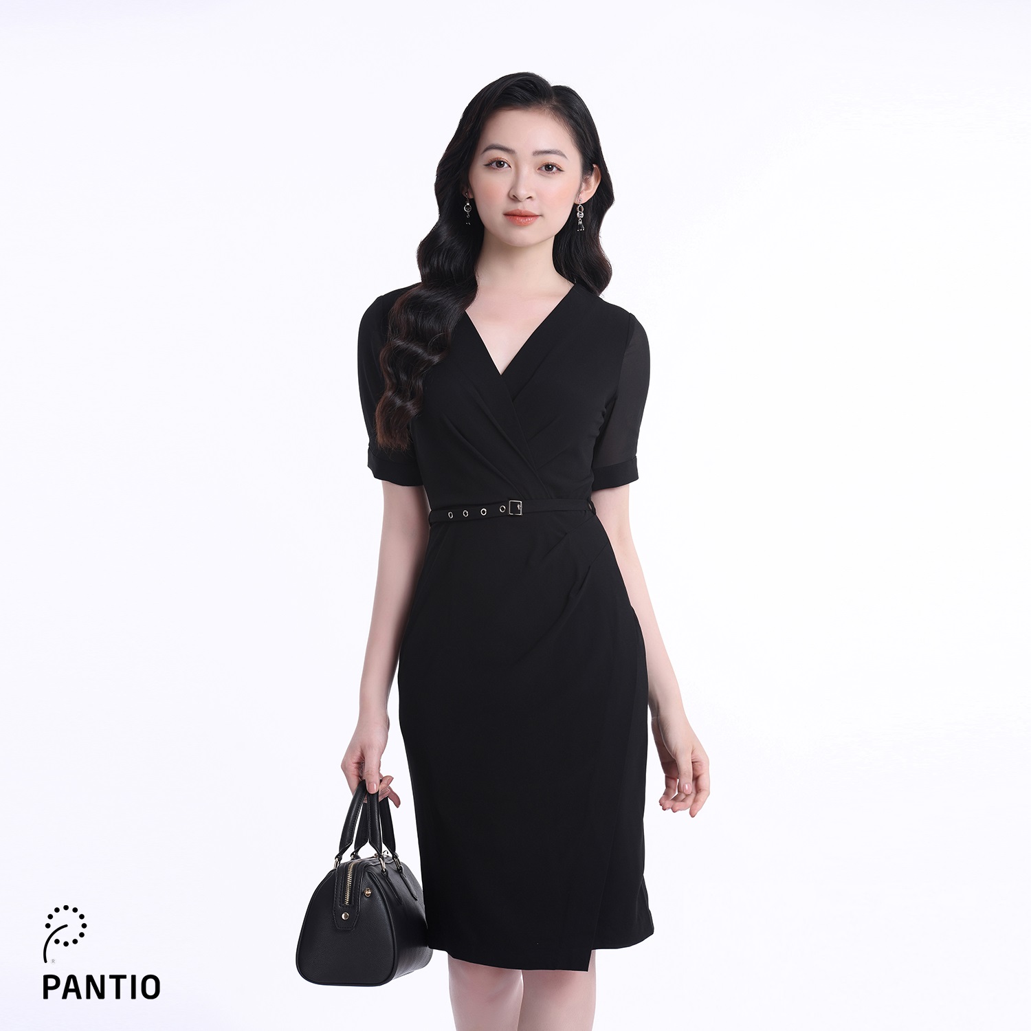 Đầm công sở cổ V kiểu dáng đặc biệt FDC12713 - PANTIO