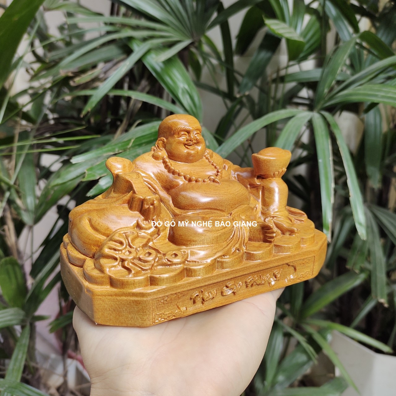 Tượng phật di lặc gỗ bách xanh