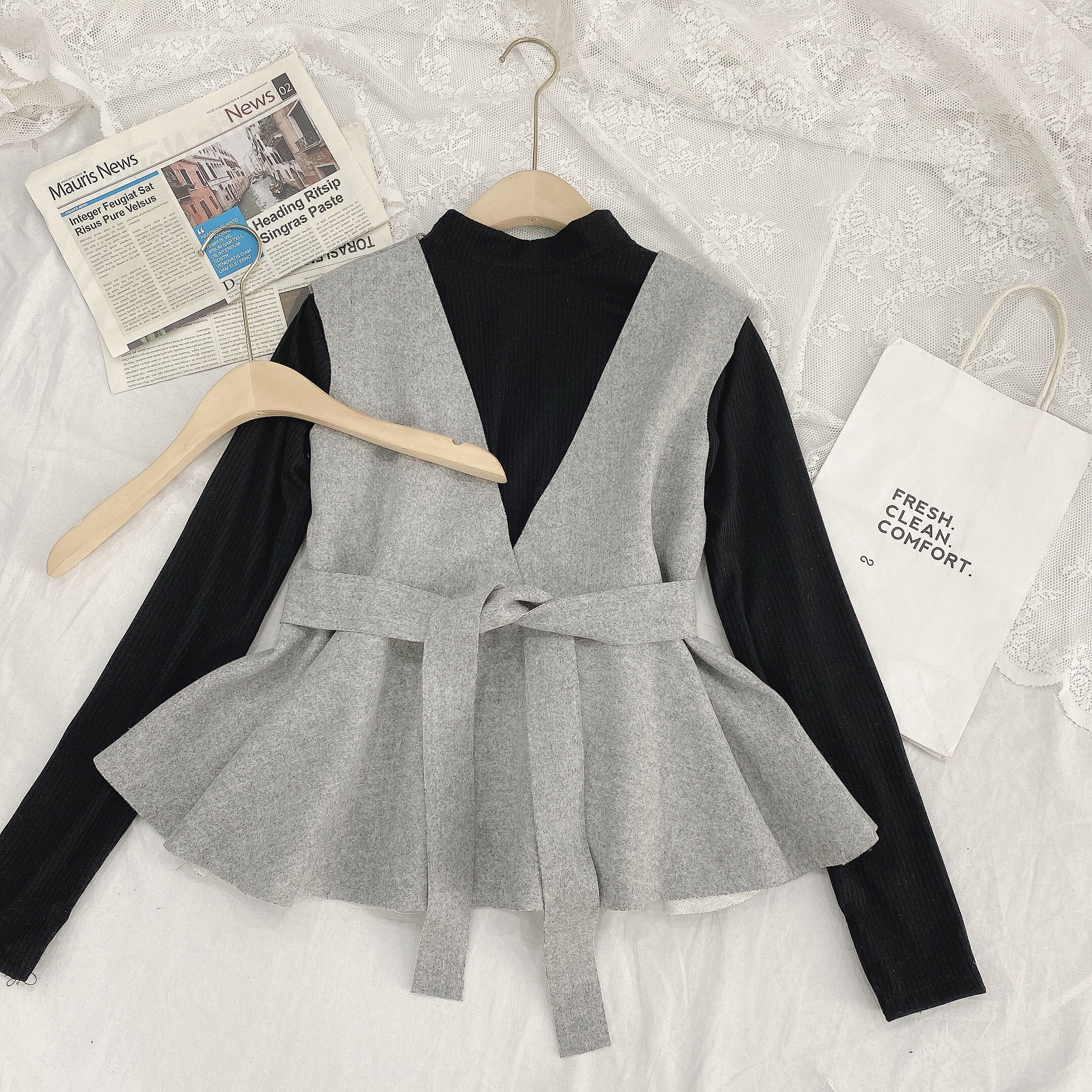 Set áo yếm da lộn kèm đai